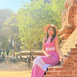 エンジニア Myat Thiri Khin